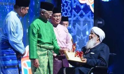 Kanthapuram AP Aboobacker Musliar receives Malaysia Highest Award