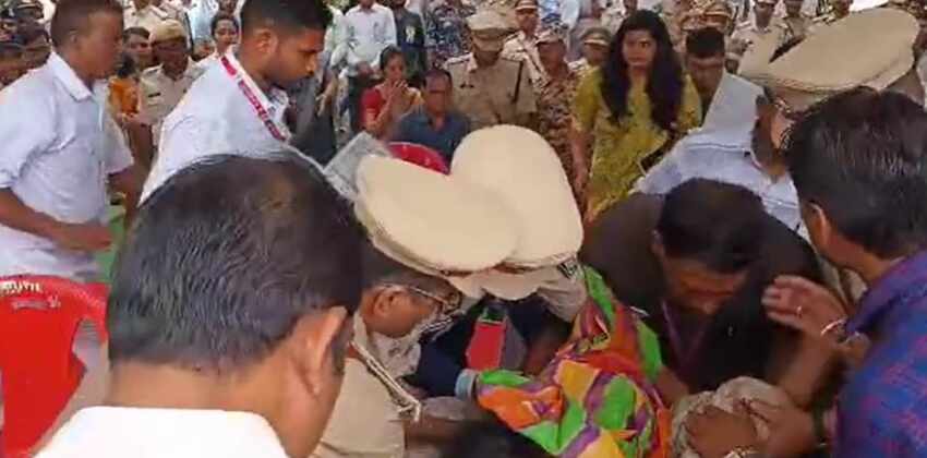 Madhya Pradesh Minister Collapses On Stage During Independence Day 1