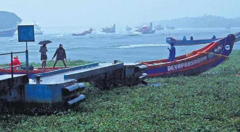 No fishing in Kerala Lakshadweep areas