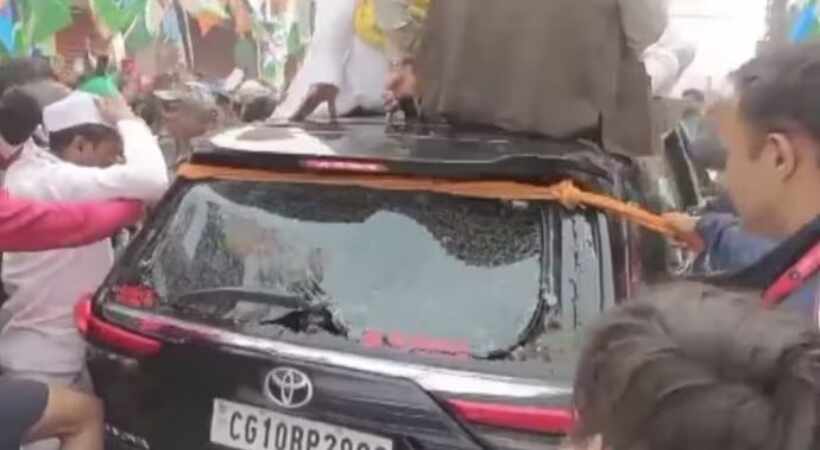 Rahul Gandhis car targeted during his yatra in Bengal