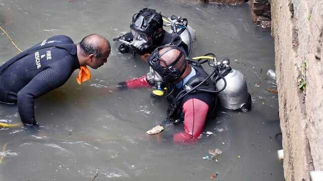 tvm scuba diving team.jpg